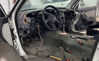 Step-by-step dash removal for 1999-2006 Chevy Silverado and GMC Sierra trucks, including tools, wiring, and dash panel removal tips.